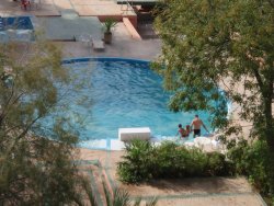 Den Hotel-Swimmingpool haben wir ganz fr uns allein