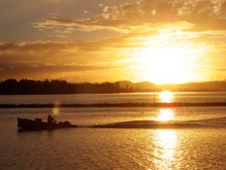 Goldene Abendsonne ber dem Clarence River