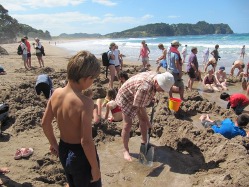 Heie Quellen am Strand - wir buddeln uns unsere eigene Badewanne