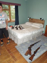 Unser Zimmer als Waffenkammer