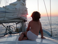 Marlene vor Sonnenuntergang auf See